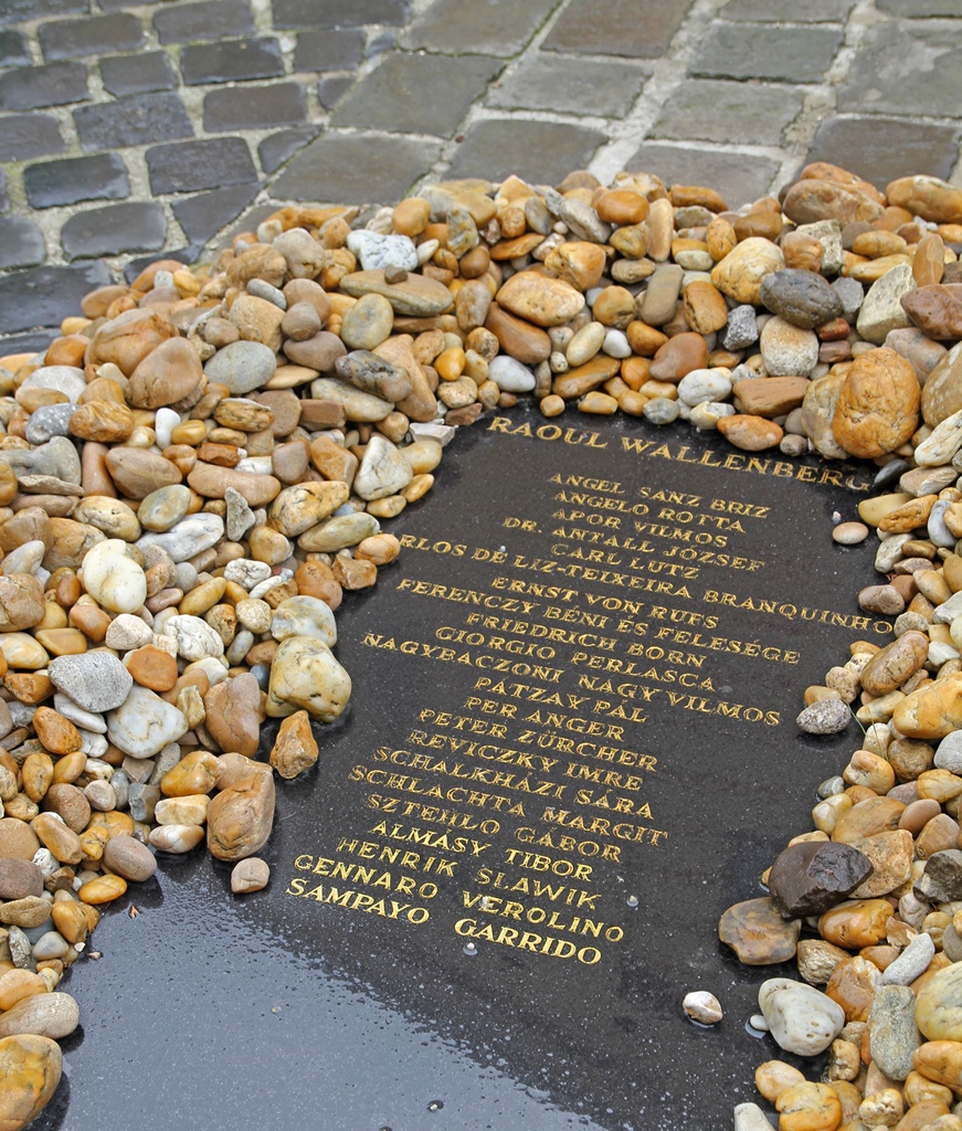 Memorial to Raoul Wallenberg
