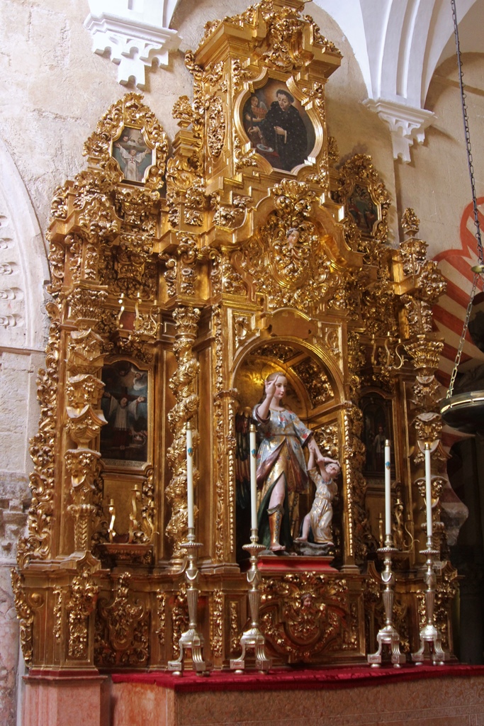Altar of Santa María el Azul and Angel de la Guarda