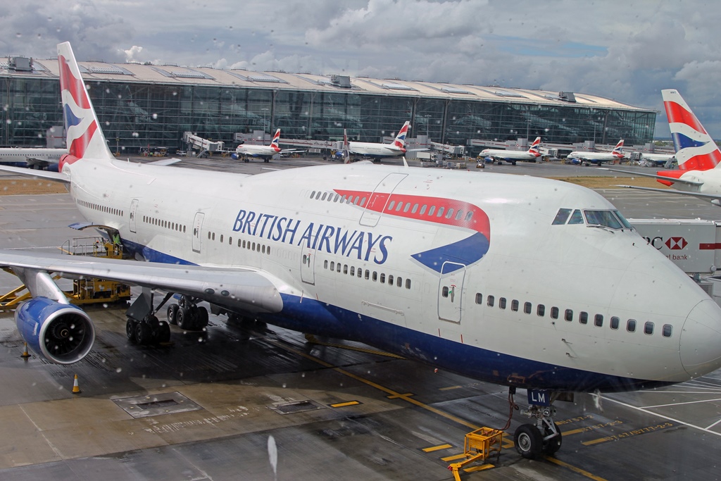 British Airways 747 and Raindrops