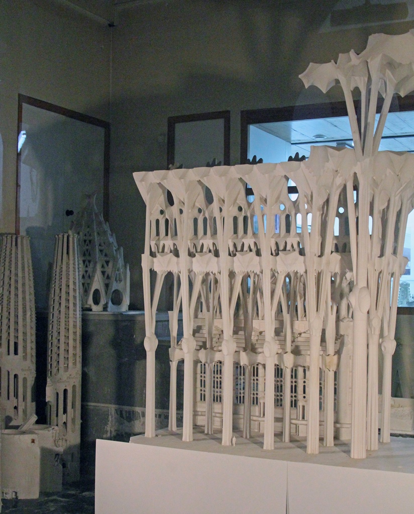 Model of Arborescent Columns