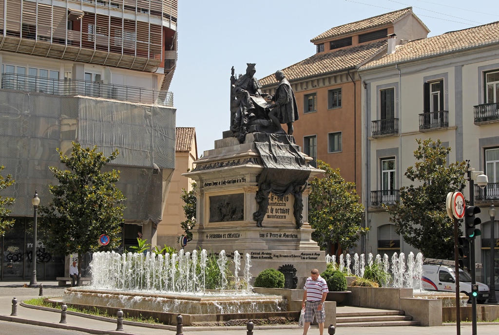 Fountain, Plaza Isabel la Católica