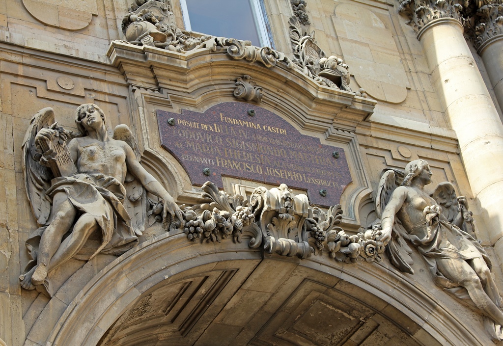 Lions' Gate Detail