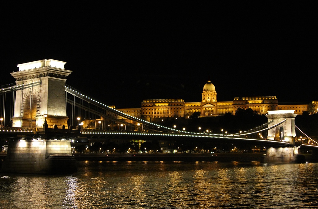 Széchenyi Chain Bridge and Buda Castle