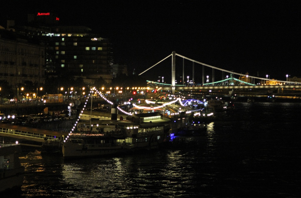 Boats and Elisabeth Bridge