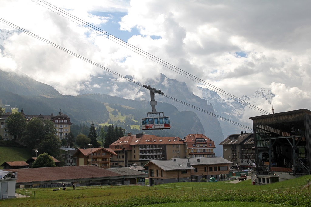 Mountains, Wengen and Cableway to Männlichen