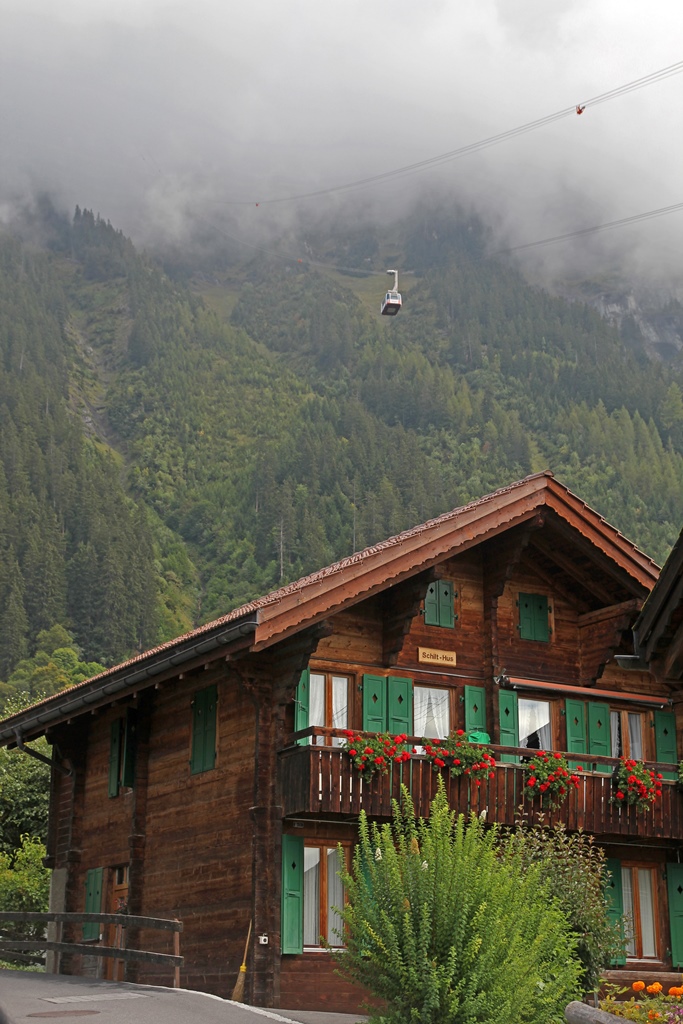 Schilt-Hus and Cableway to Männlichen