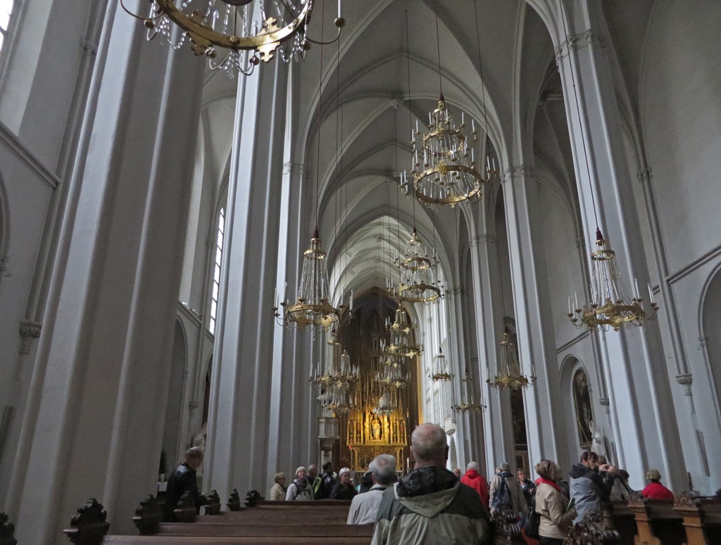 Nave, Augustinerkirche