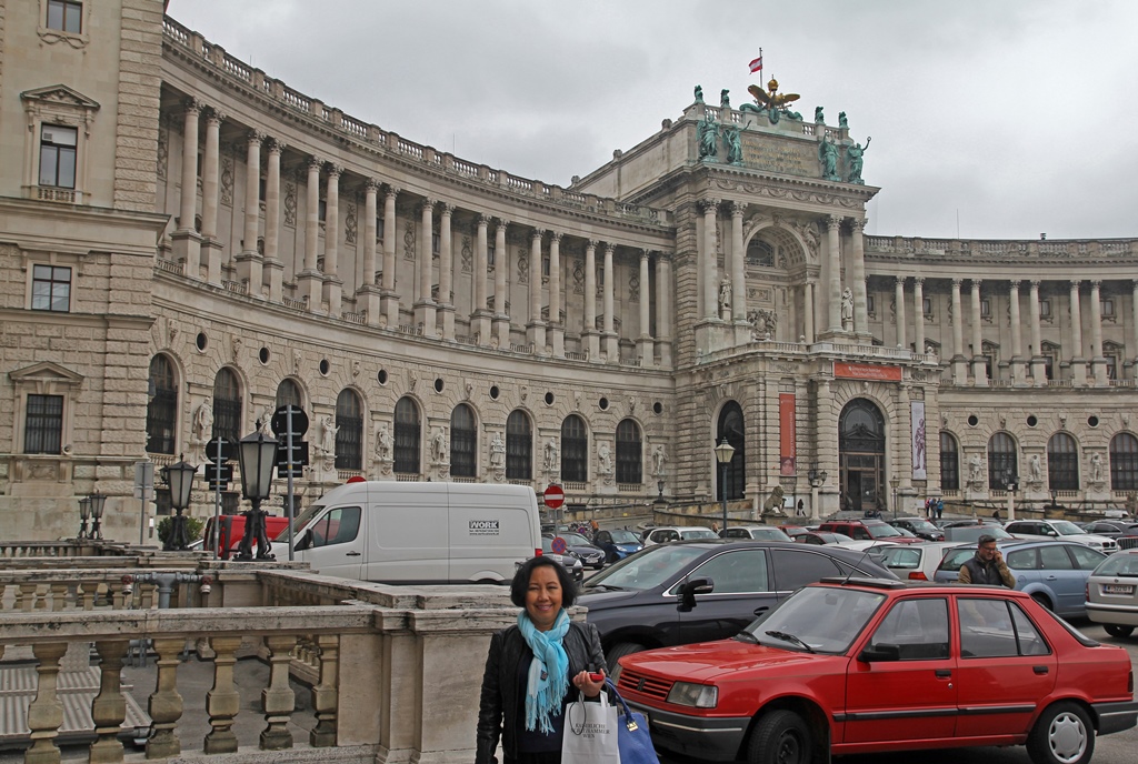 Nella and Neue Burg