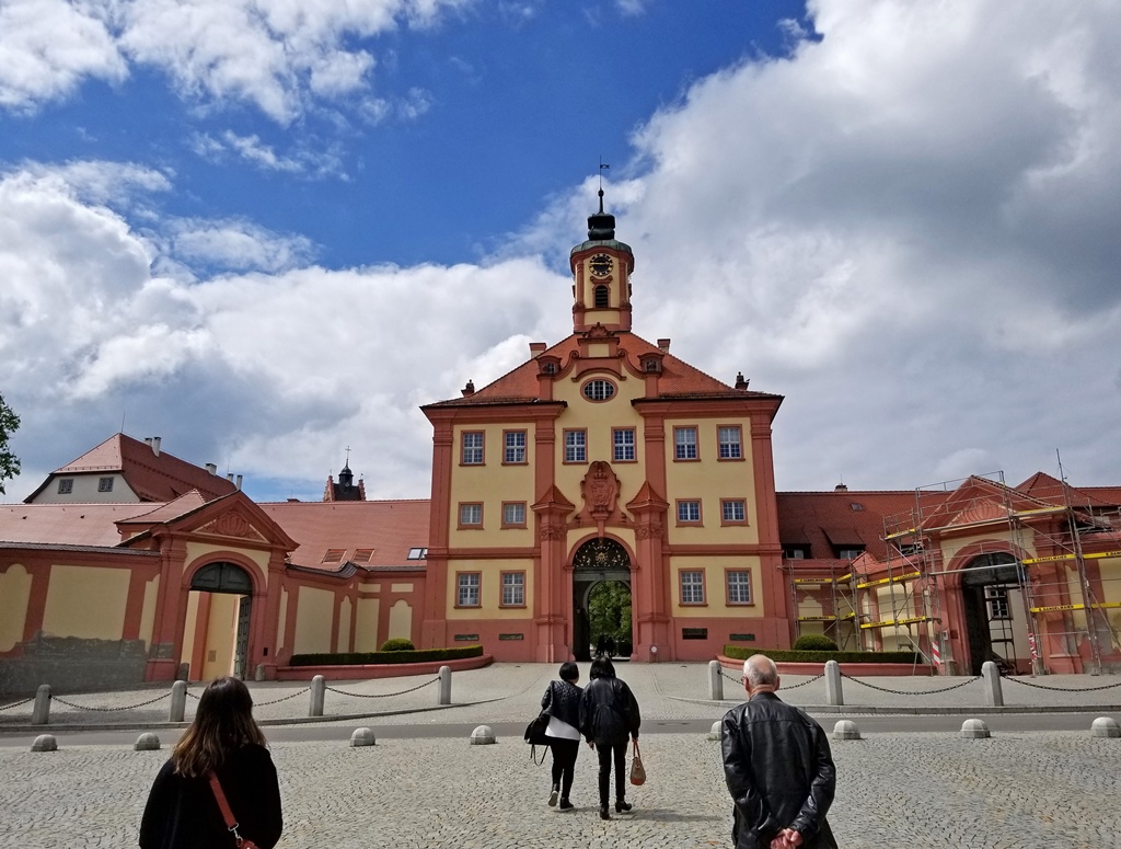 Approaching the Gate Building