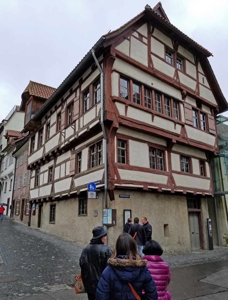 Building on Roßbachstraße