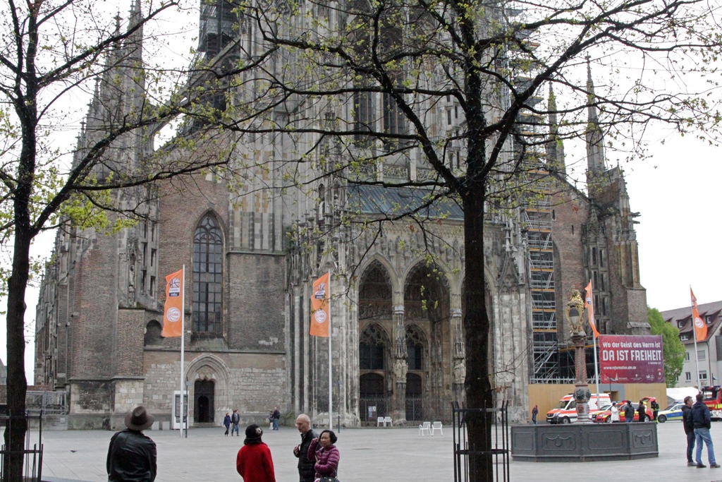 Group in Münsterplatz