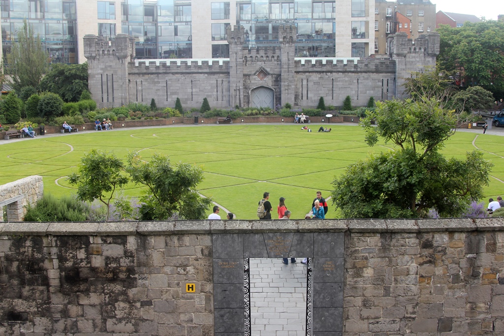 Dubh Linn Garden