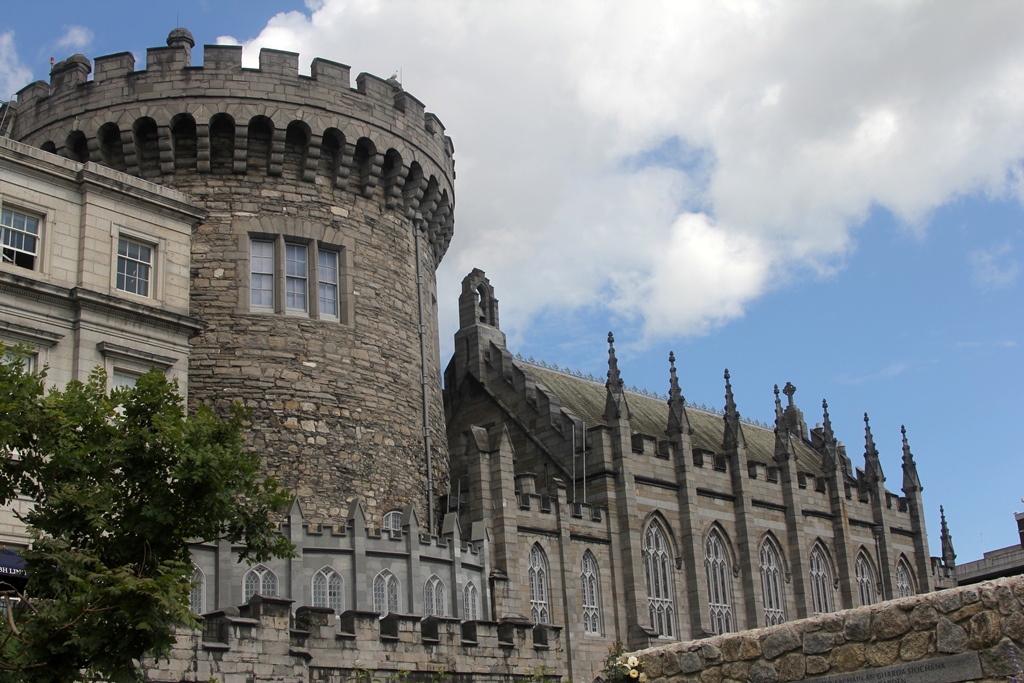 Record Tower and Chapel Royal from Garden