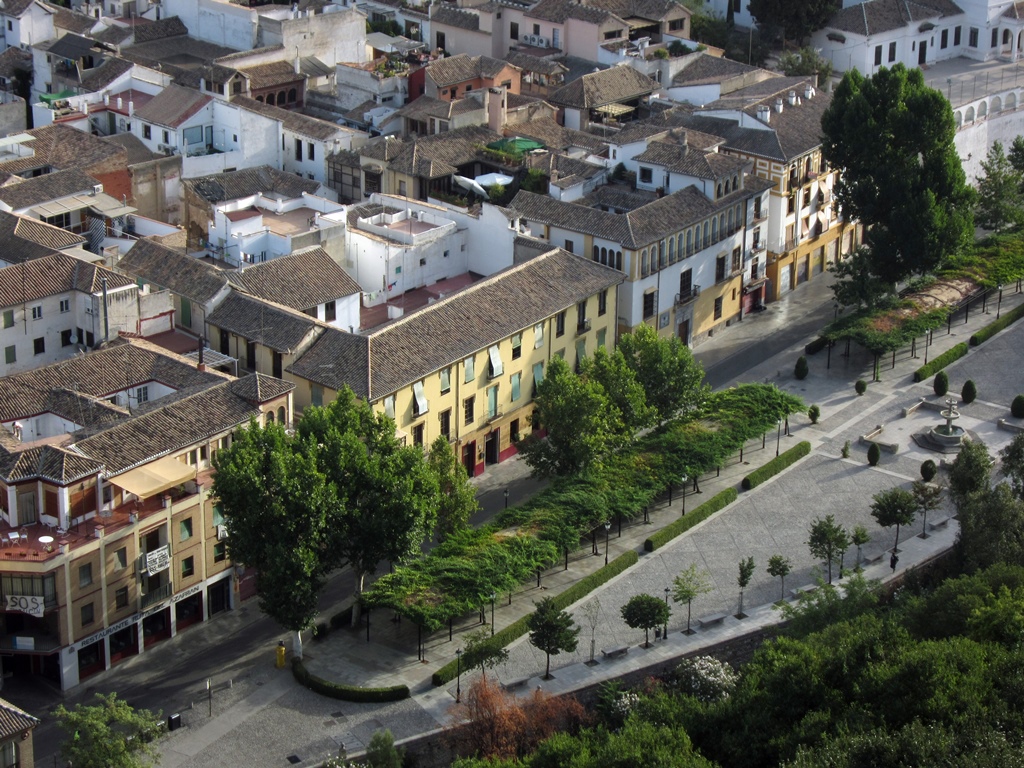 Along the Darro