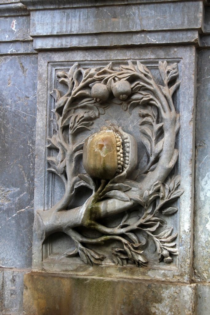 Pomegranate Detail, Charles V Fountain