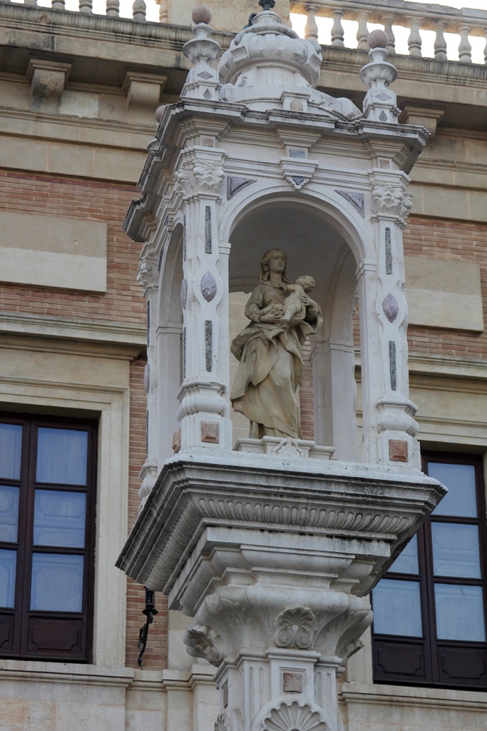 Triumph Monument, Detail