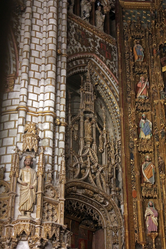 Above Tombs of Alfonso VII and Doña Berenguela