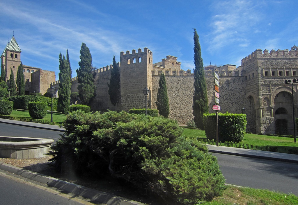 Puertas de Bisagra - Nueva and Antigua