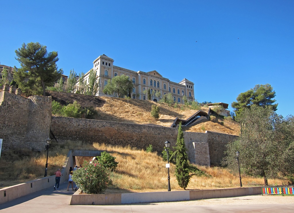 Wall, Escalator and Provincial Council Building