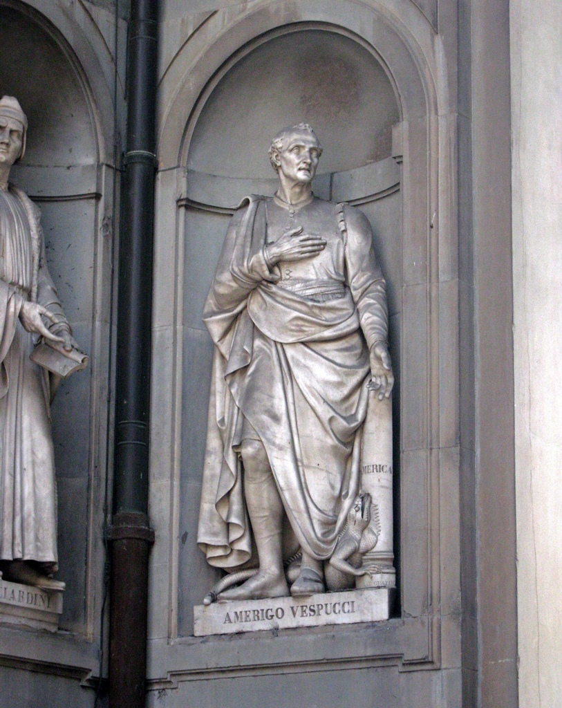 Amerigo Vespucci Statue