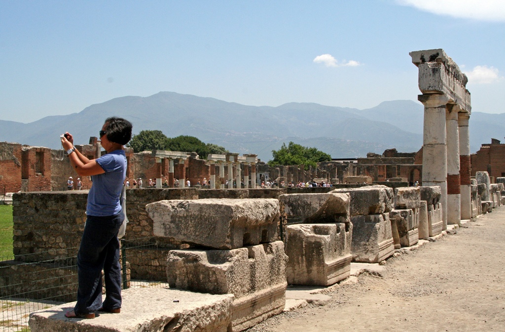 Nella and Forum Area