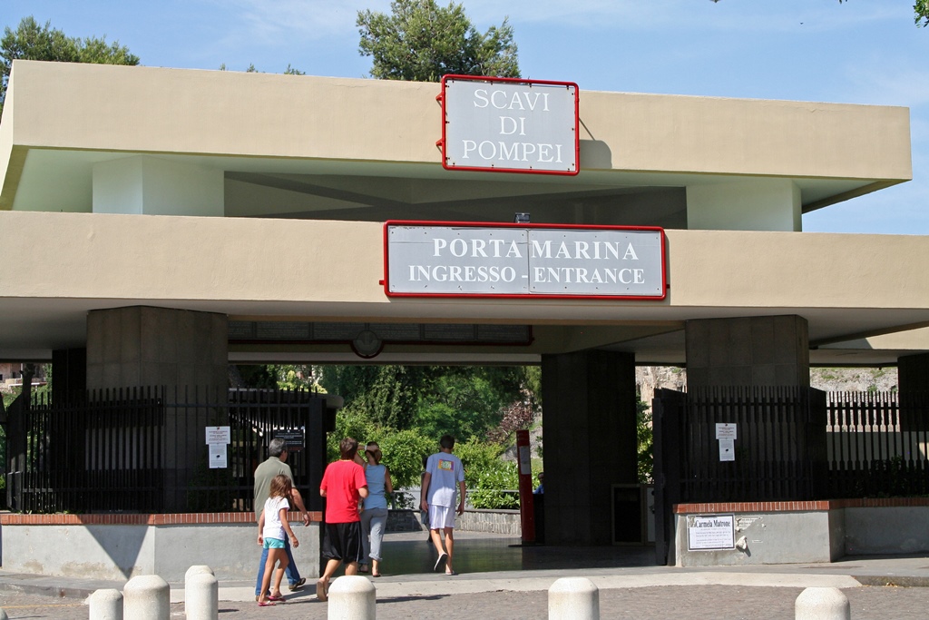 Porta Marina Entrance