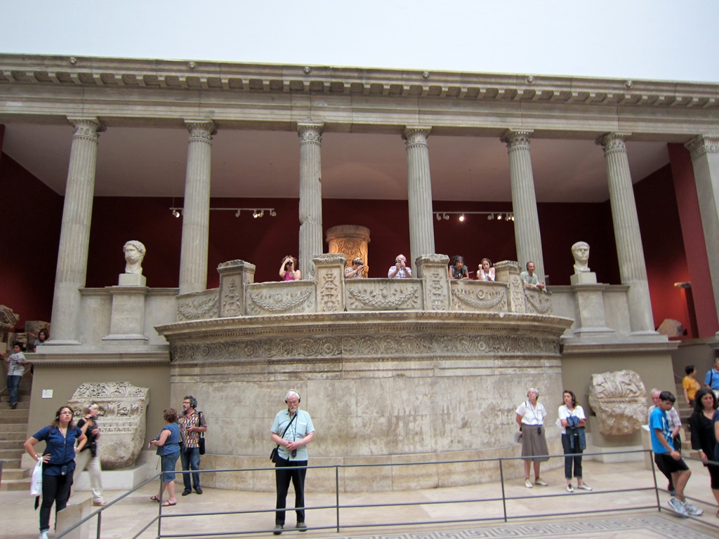 Monument of the Priestess Cartinia