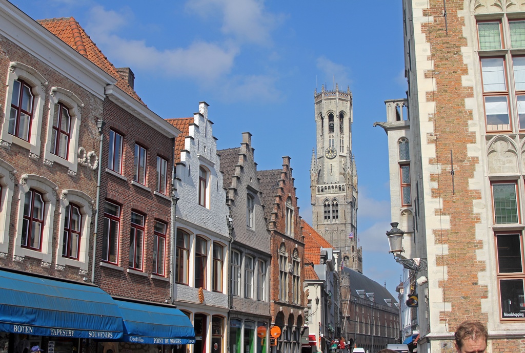 Belfry and Wollestraat