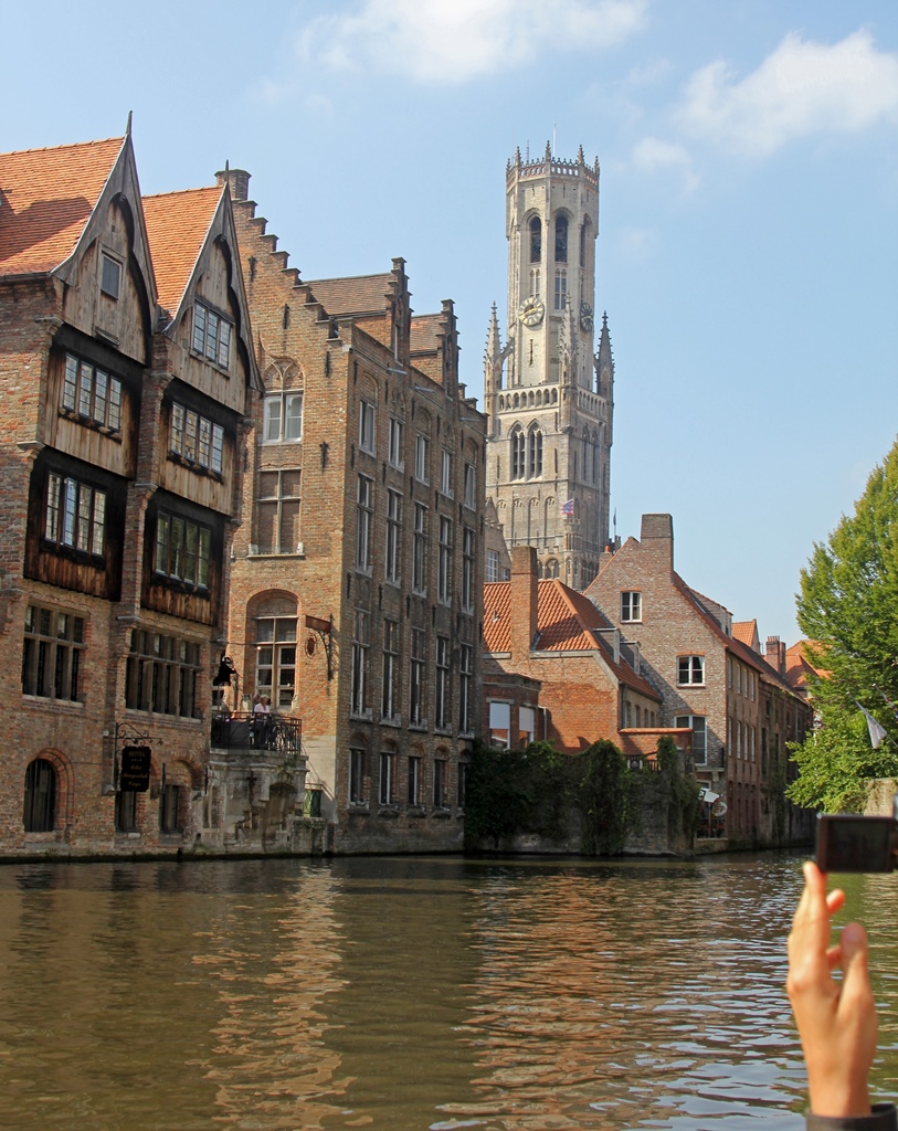 Relais Bourgondisch Cruyce and Belfry