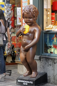 Manneken-Pis and a Waffle
