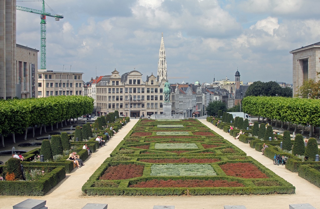 Albertina Park and Town Hall Tower