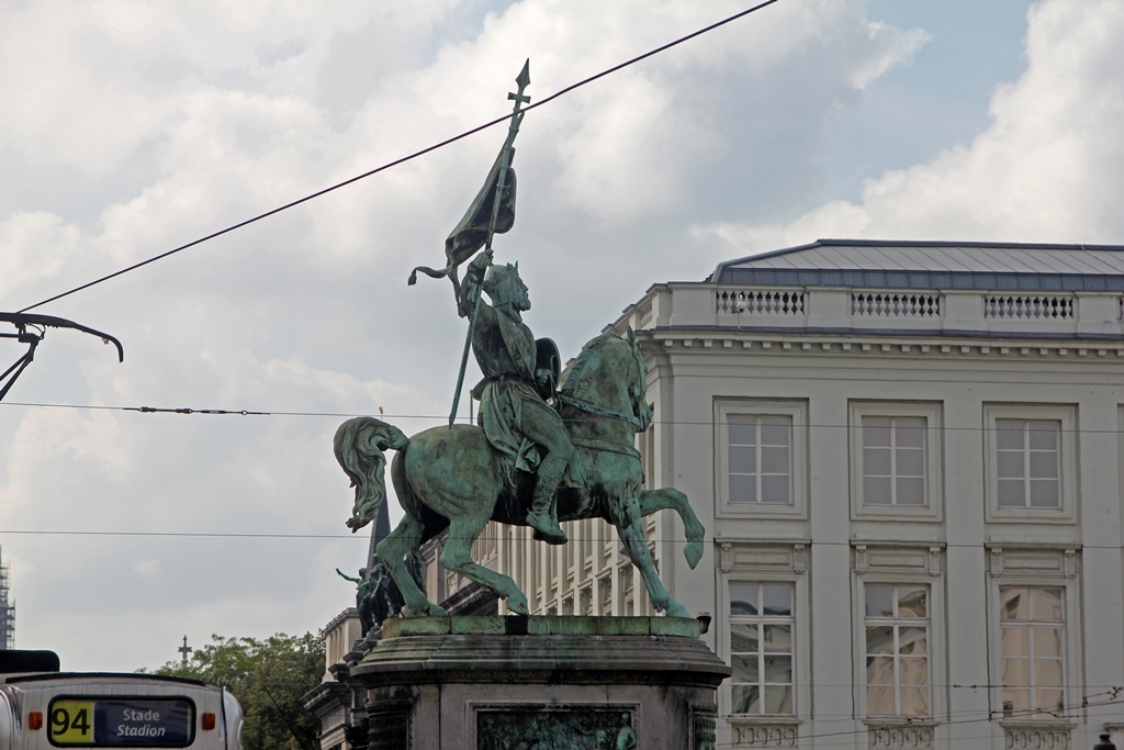 Statue of Godfrey de Bouillon