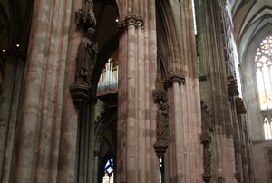 Columns, Statues and Organ