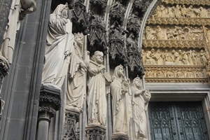 Statues, Main Portal