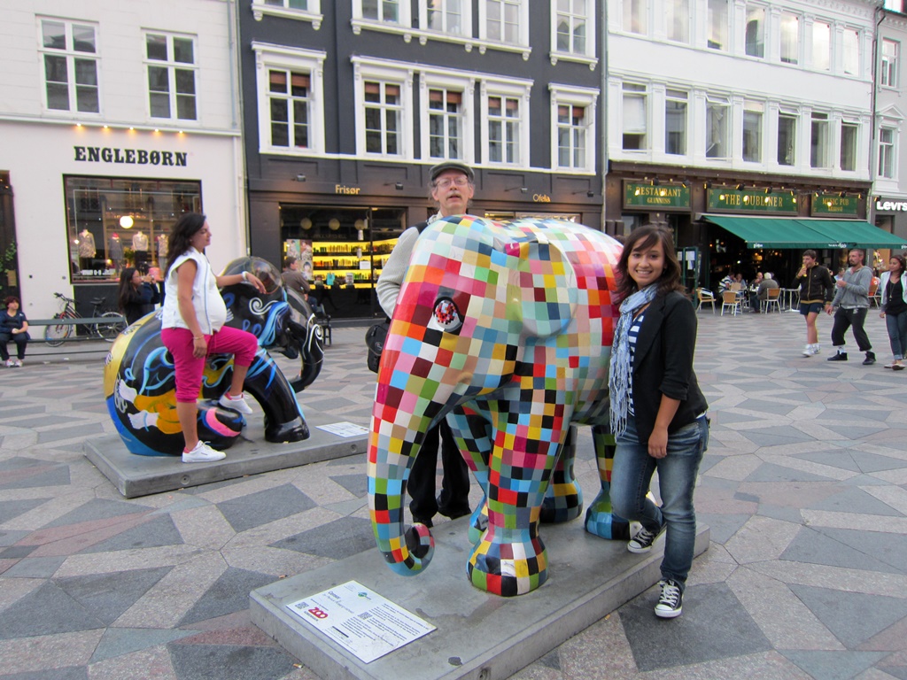 Bob and Connie and Censor Elephant