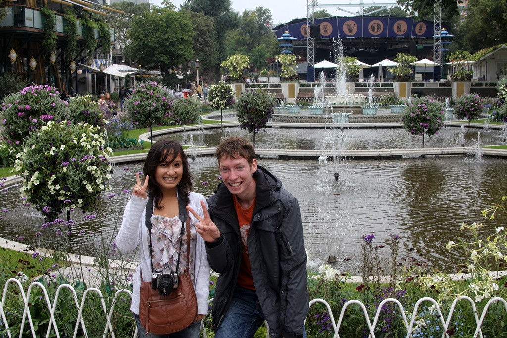 Connie and Niels with Fountains