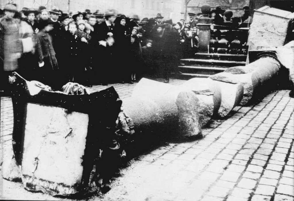 Toppled Column (1918)