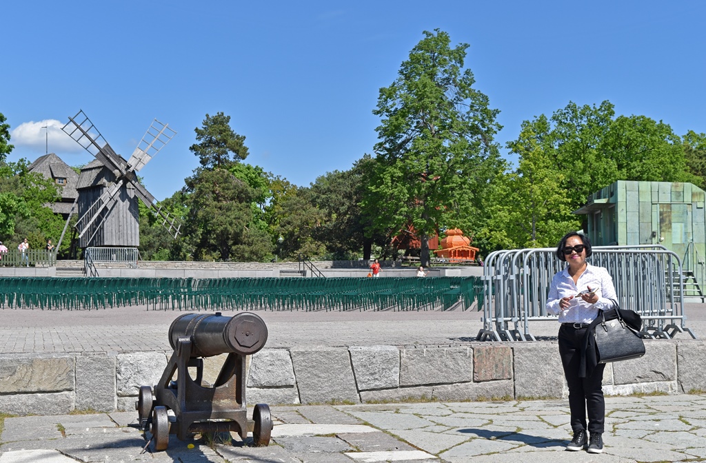 Nella with Cannon and Windmill